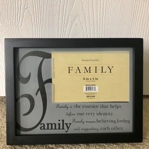 Black 6x4 picture frame. Never used.